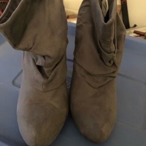Chinese Laundry, grey scrunch boots. Size 10M